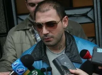 Чиновници скачат в басейна на Ванко 1