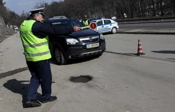 Автобус с 50 полски младежи аварира на път за Златните