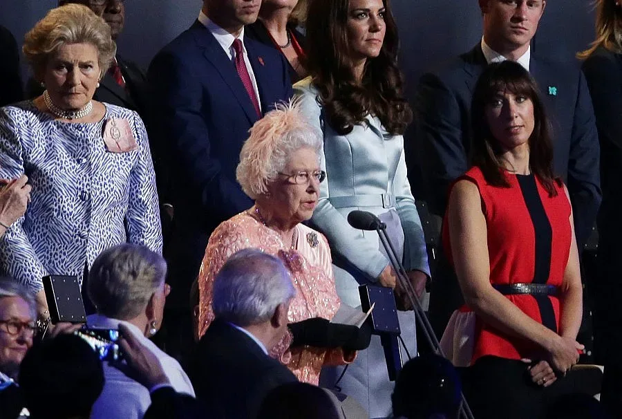 Кралицата идва у нас