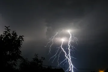 Мълния уби четирима поляци