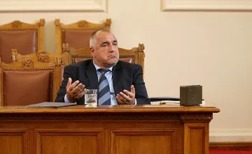 Гласуват вота на недоверие срещу кабинета