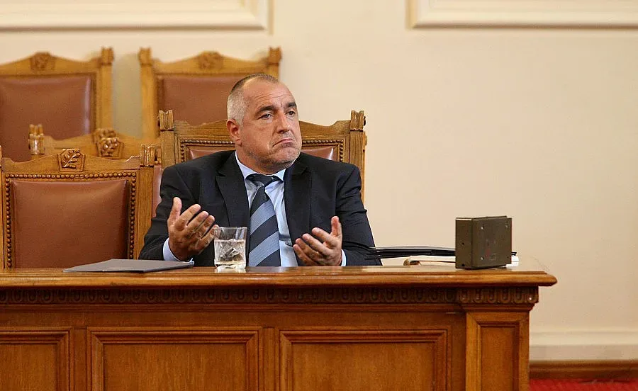 Гласуват вота на недоверие срещу кабинета