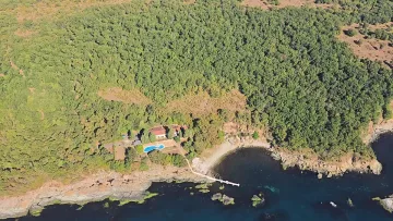 Мистерия. Откриха таен разкошен имот на морето