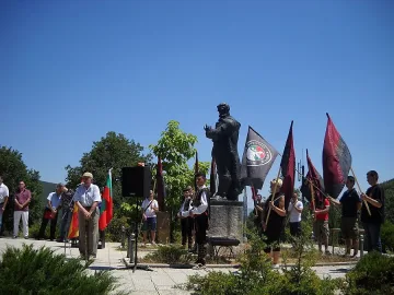 "Войводи" от цял свят пиха и пяха под погледа на Даме Груев