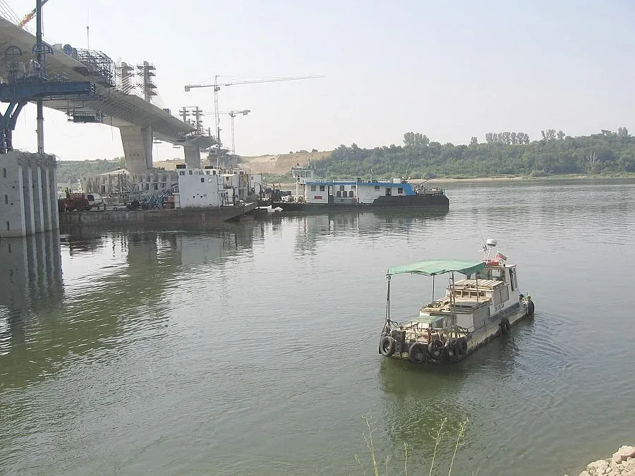 Дунав мост 2 расте с 8 метра на ден