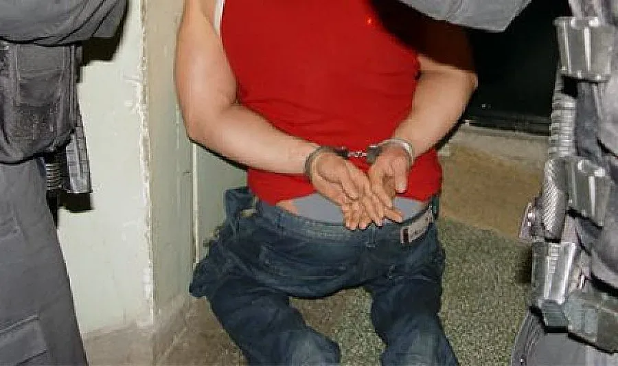 Задържаха с дрога надзирател от затвора в София