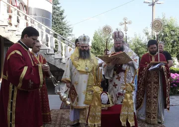 Освещават нов храм в София