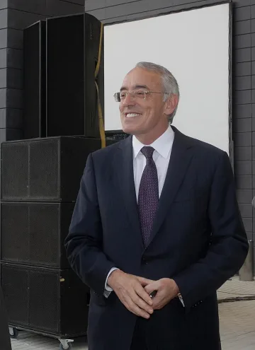 Огнян Донев занижил цената на акции с 800%