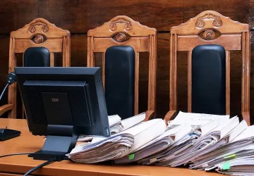 24 години затвор за убиец на тъща