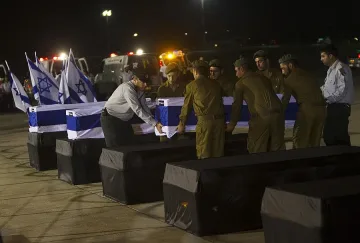 Стотици на погребенията в Израел