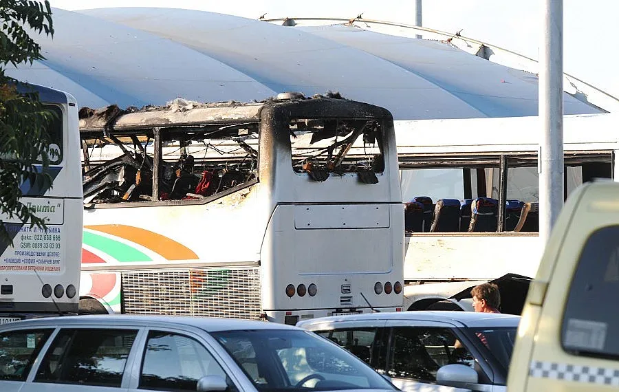 Атентат в Бургас! Взривиха автобус на летището, има загинали