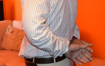 Антимафиоти закопчаха общинар за изнудване