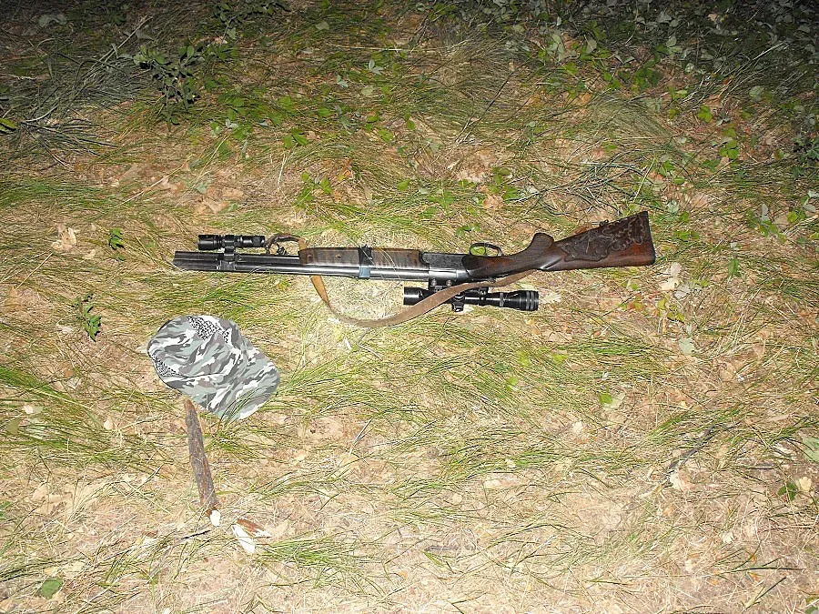 Бракониер гърмя по полицаи