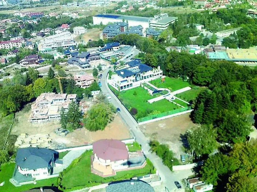 Данъчни се целят в баровски комплекси