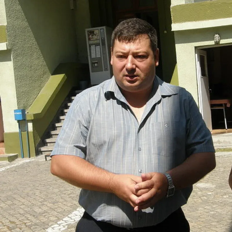 Затворнически шеф в ареста за часове