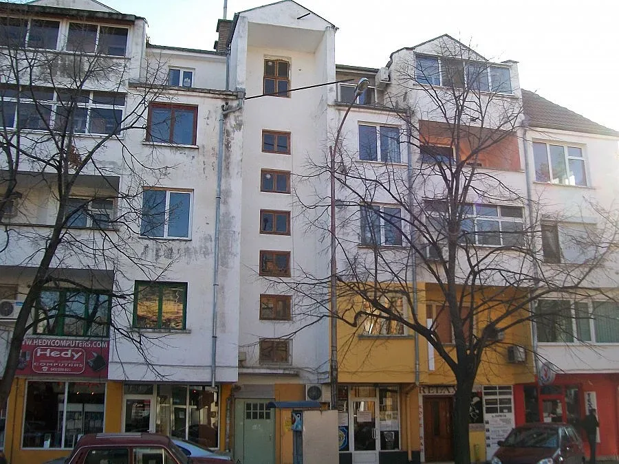 Лихвари лапнаха над 1200 имота