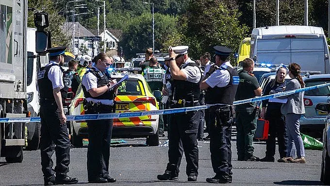 Адът слезе в Англия. Убити и ранени деца