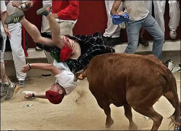 37 ранени при гонките с бикове в Памплона