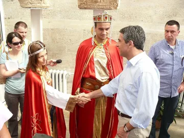 Цар посрещна Плевнелиев в Преслав