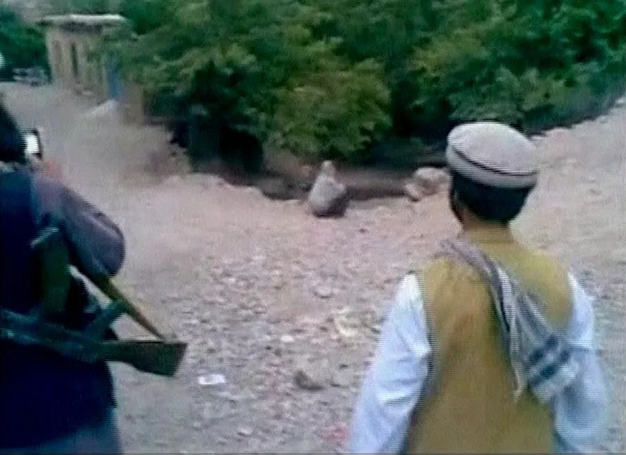 Камикадзе се взриви на депутатска сватба, 22 загинаха