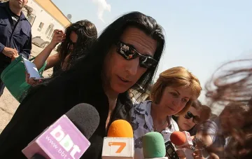 Manowar помага на Фандъкова за кучетата