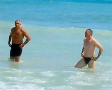 Бойко по бански събра овациите във Фейсбук