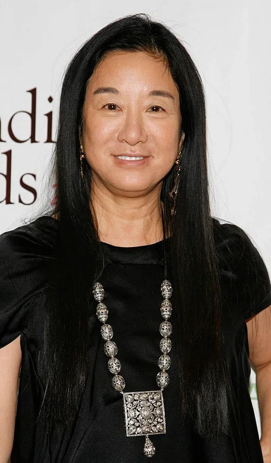 Кралицата на булчинските рокли се развежда на 63 г.