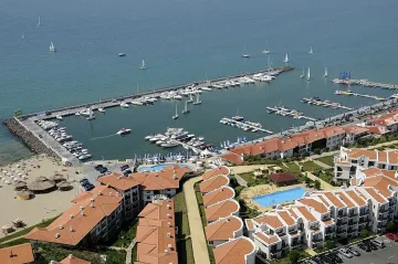 Яхти за милиони акостират в Балчик