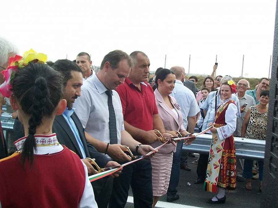 Премиерът: Нито зайче, нито птица ще пострадат от магистралата