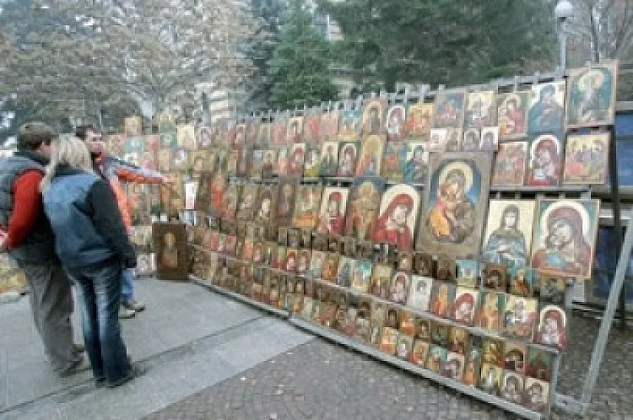 За малко да изгонят художниците от ул. "Париж"