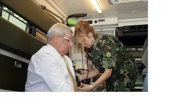 Военният министър с кръвно като на младеж