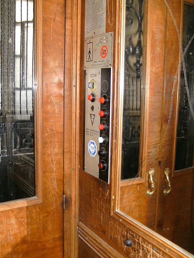 Асансьорите над 30 г. са опасни