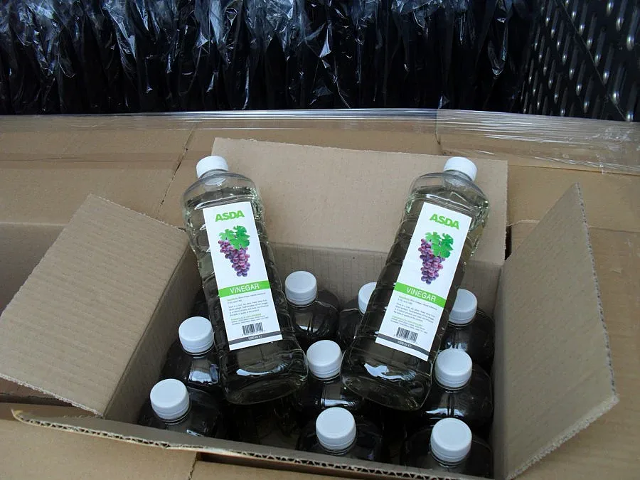 Маскират ракия за Англия като оцет