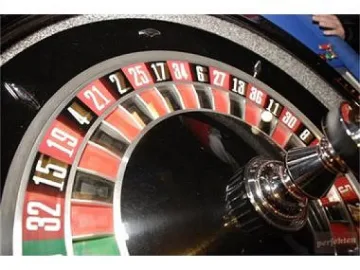 Въоръжени с маски задигнаха 300 лв. от казино