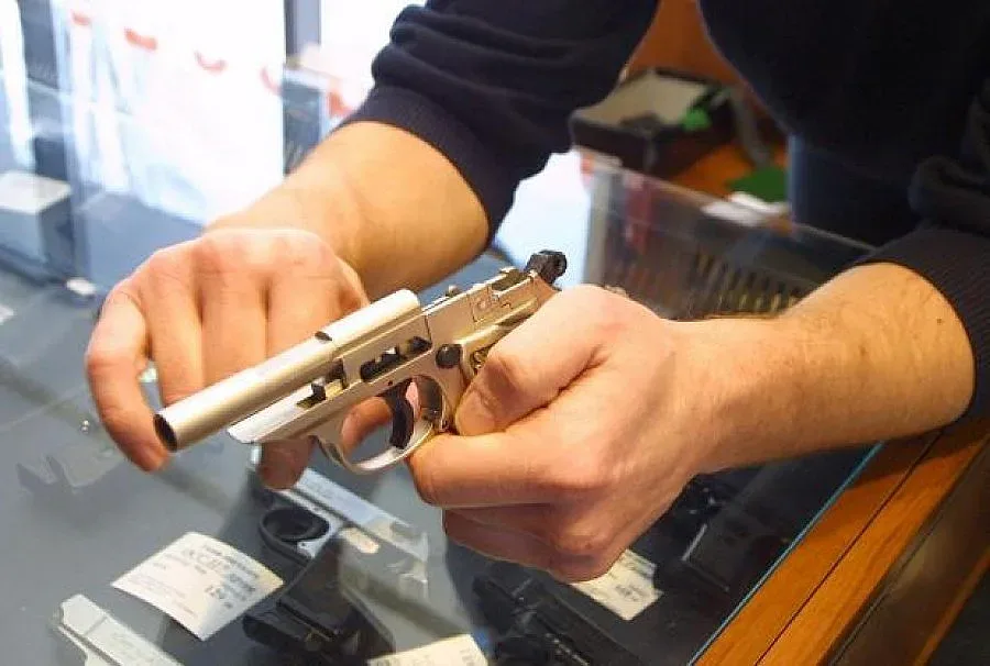 Забраниха пищовите на общинари