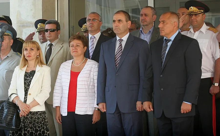 Кандидати за ВСС декларират имоти, заеми и коли