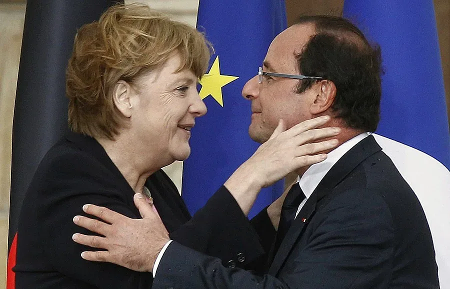 Меркел и Оланд с целувка за "неизбежната връзка"