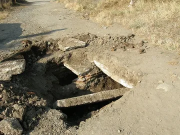 Бетоновоз откри римски гробници