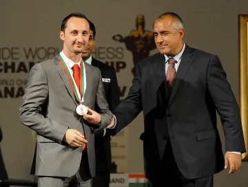 Топалов дели трето място на Световното по ускорен шахмат