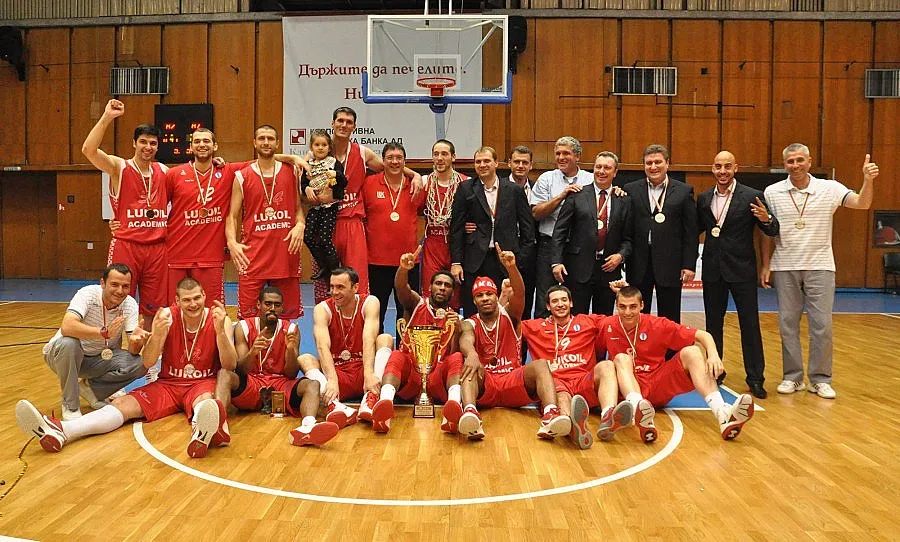 "Лукойл" изтегли "Канту" за Евролигата