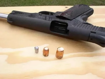 Гард гръмна апаш