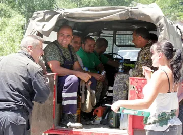 Премиерът благодари на огнеборците