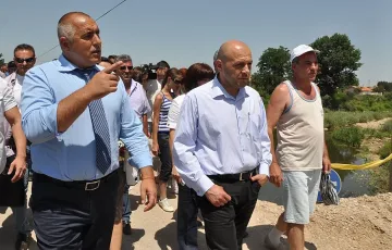 Бисер изненада Бойко с детелини за късмет