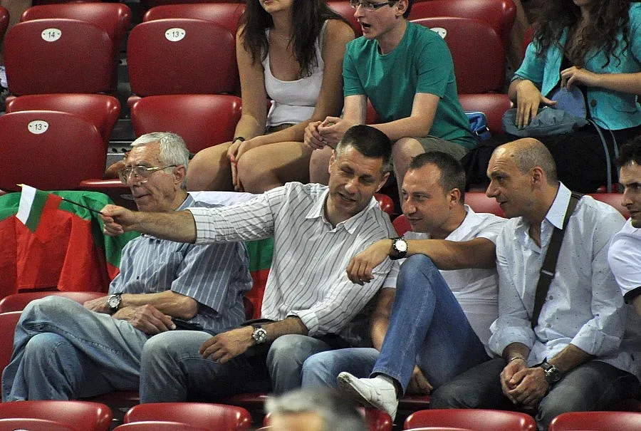 Федерацията гони Радо Стойчев от залата