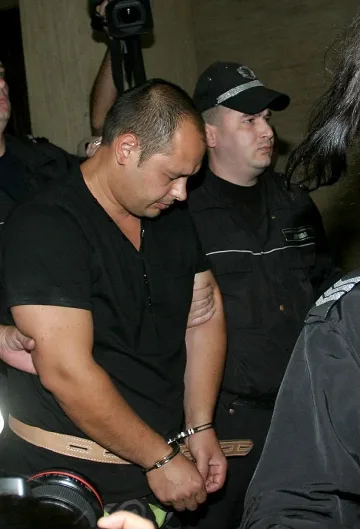 Николай нарязан в завод за хартия