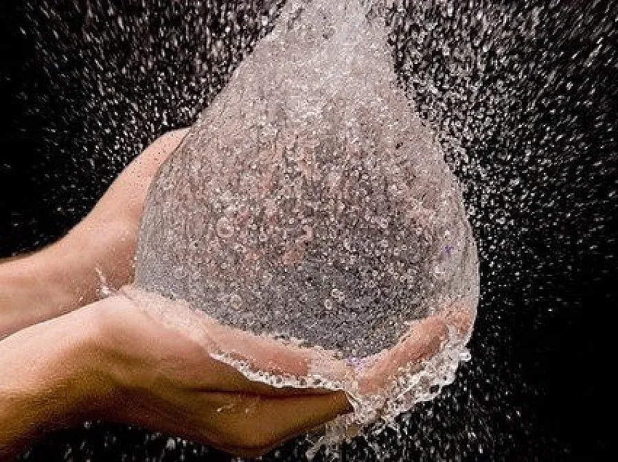 Половината ни вода отива на вятъра