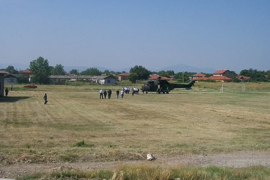 Бойко и гостите смениха три вида транспорт за час