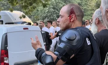 Война с павета в Пловдив. Ранен полицай (ВИДЕО)