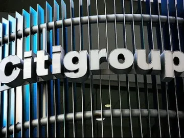 Финансист се нагълта с отрова заради присъда