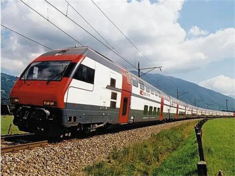 100 влака спряха в Германия след кражба на кабели